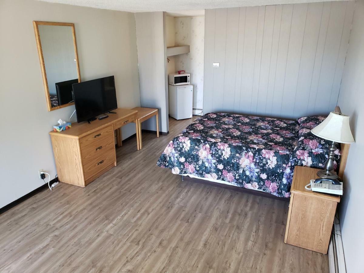Rainbow Motel Swift Current Exterior foto